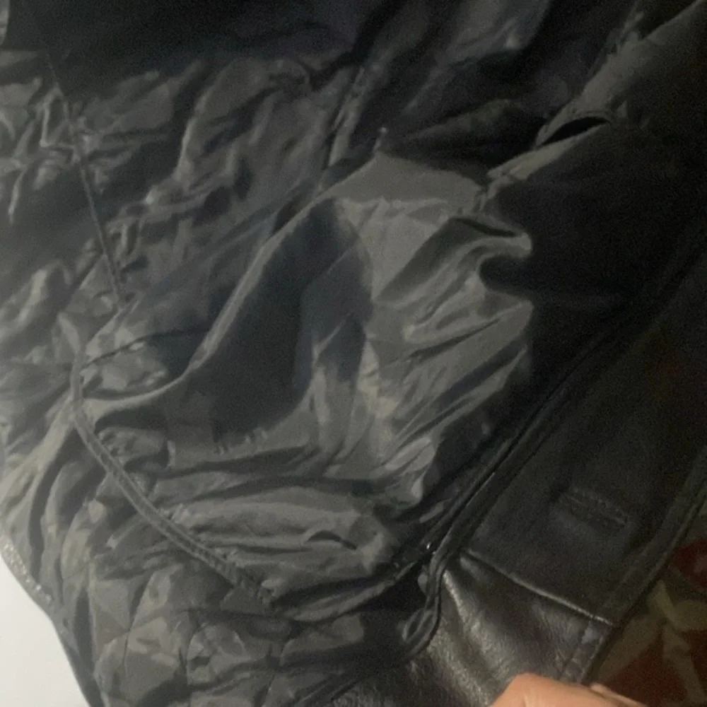 Misty Harbor black 100%leather jacket L